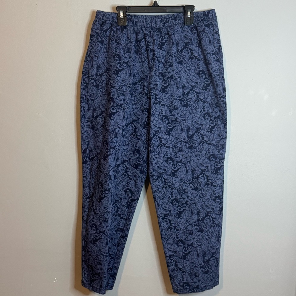 Stylish Blue Patterned Cropped Pants